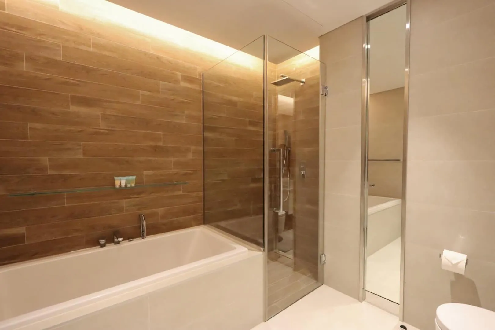 Livbnb-Ain Dubai Panorama Radiant 3Br Haven With Maid'S Room Appartement