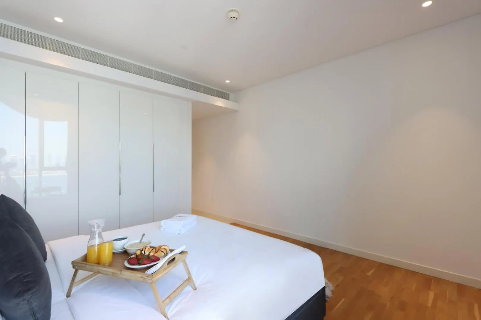 Livbnb-Ain Dubai Panorama Radiant 3Br Haven With Maid'S Room