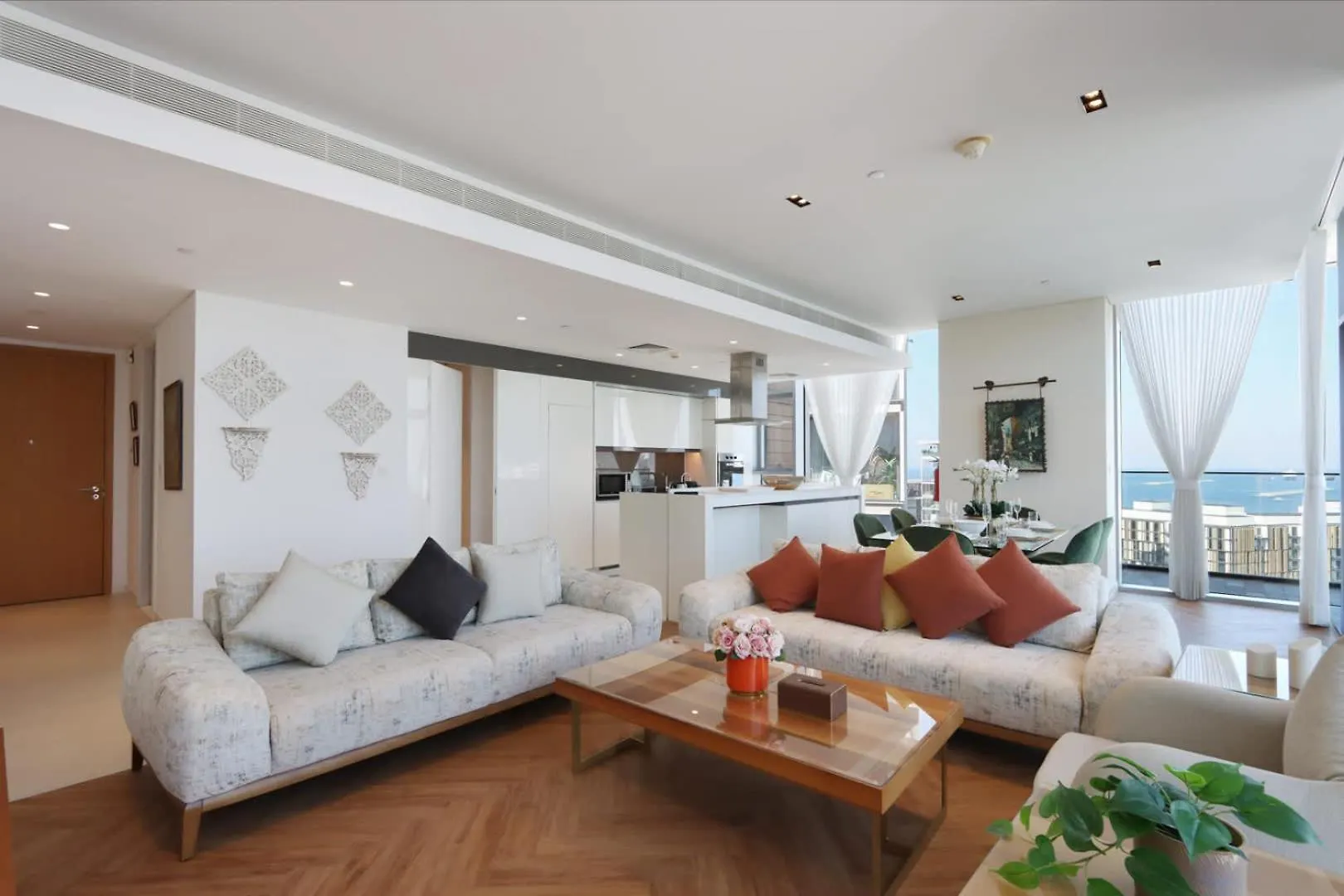 Livbnb-Ain Dubai Panorama Radiant 3Br Haven With Maid'S Room